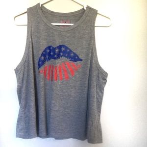 Modern Lux 🐢 USA flag graphic lip design Size XXL